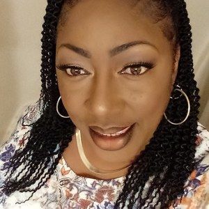 Meet your Posher, Denise